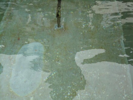 Fontaine mit Rohr